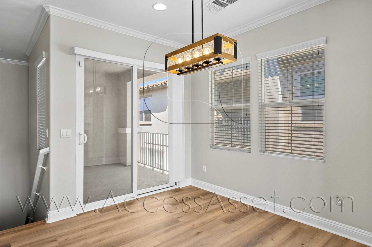 15427 Park Point Ave #110 - Photo 5 of 25