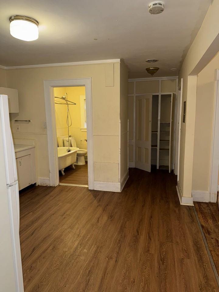 118 Isabella Ave #3 - Photo 3 of 7