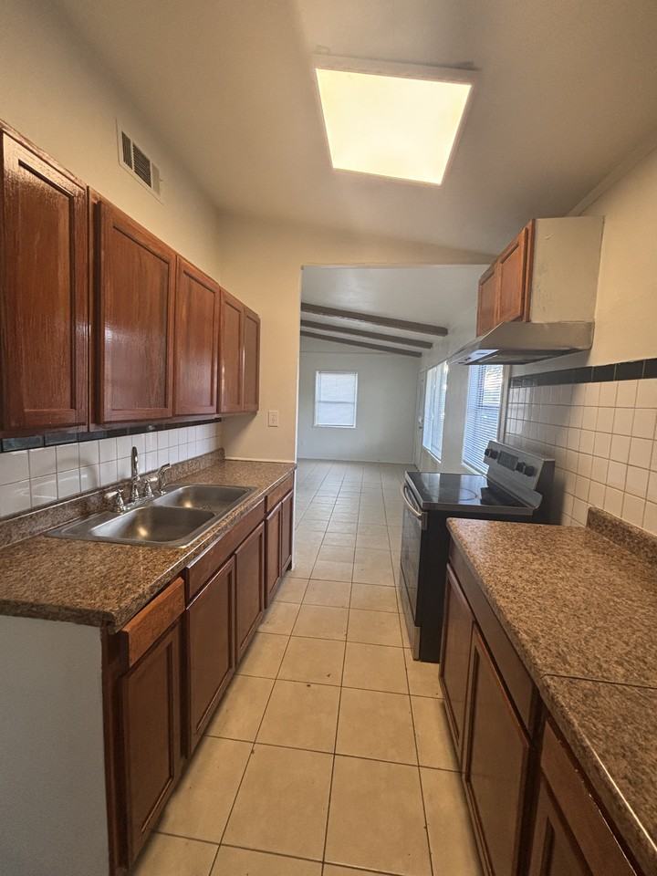 2 Malcolm Rd #2MALCOLMRD - Photo 7 of 10