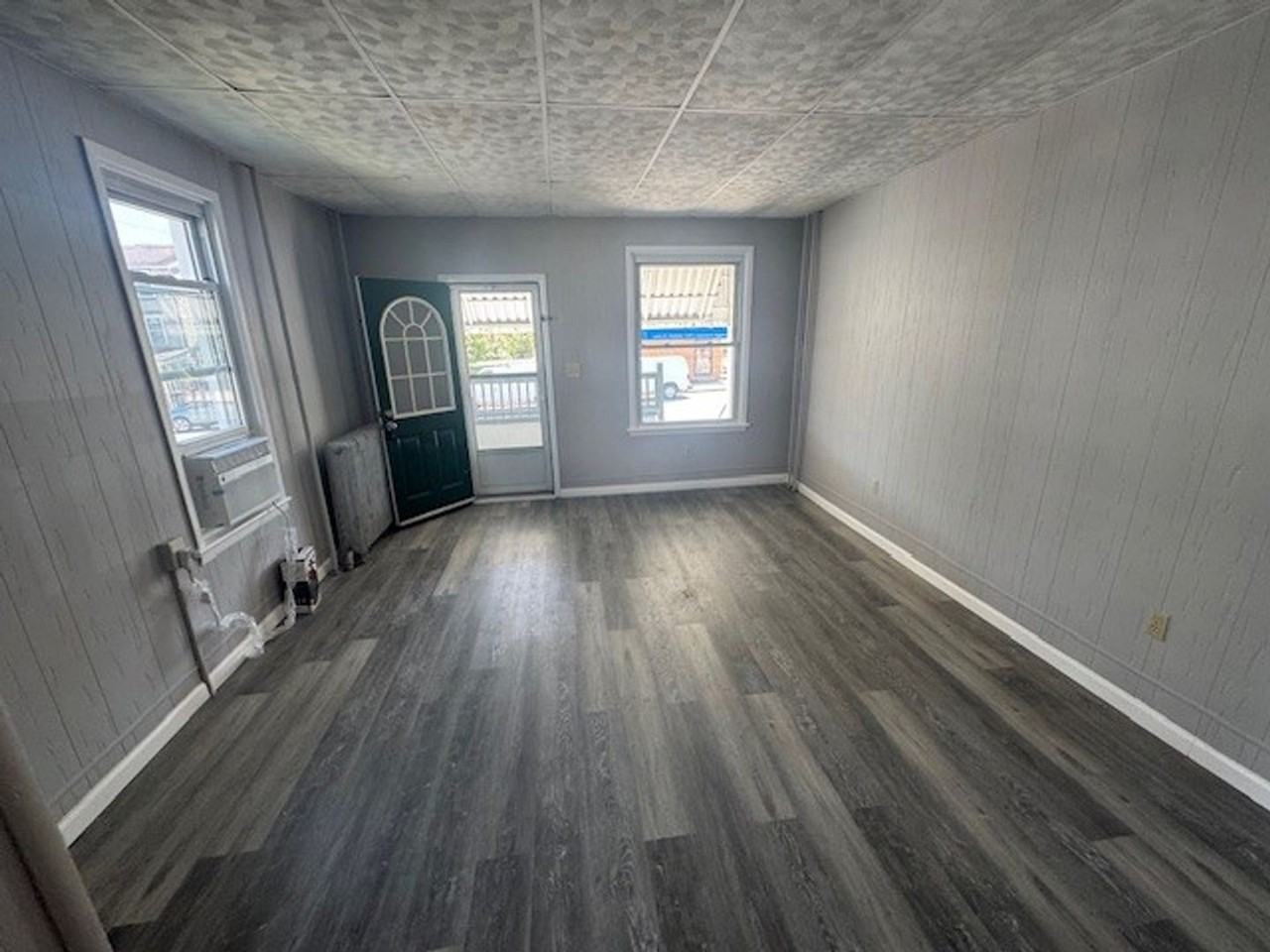 440 Coal St - Photo 3 of 22