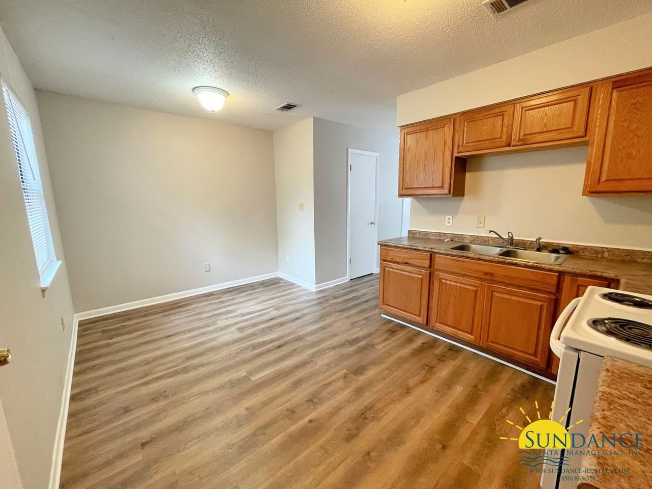 501 Landview Drive - Photo 3 of 8