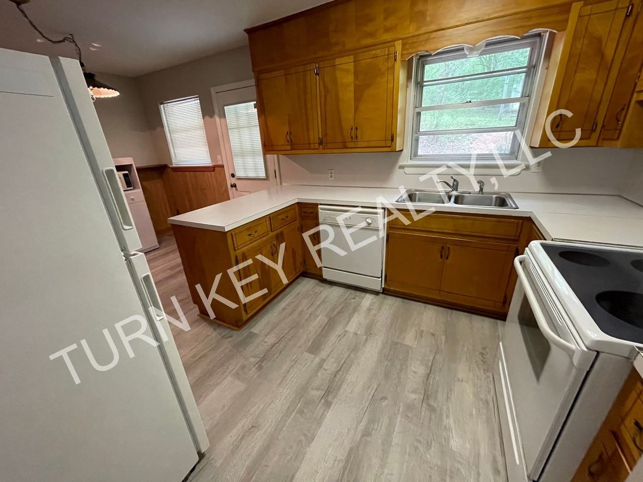 444 Harden Road - Photo 4 of 10