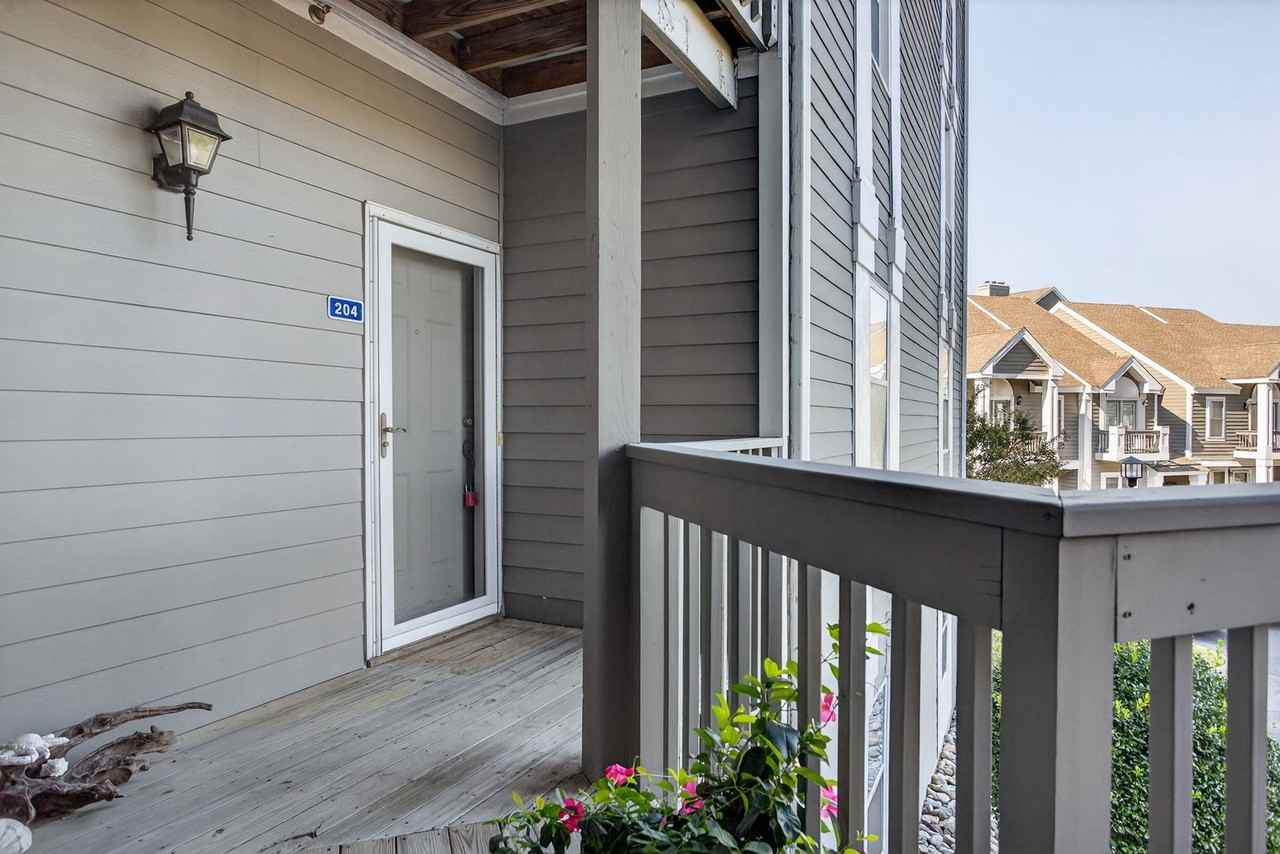 1044 Porte Harbour Arch #204