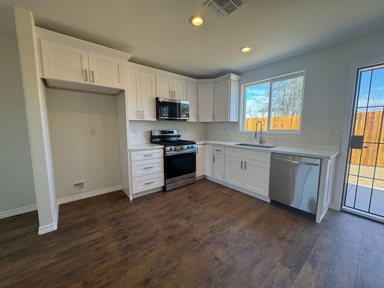 1794 Coronel Dr - Photo 3 of 21