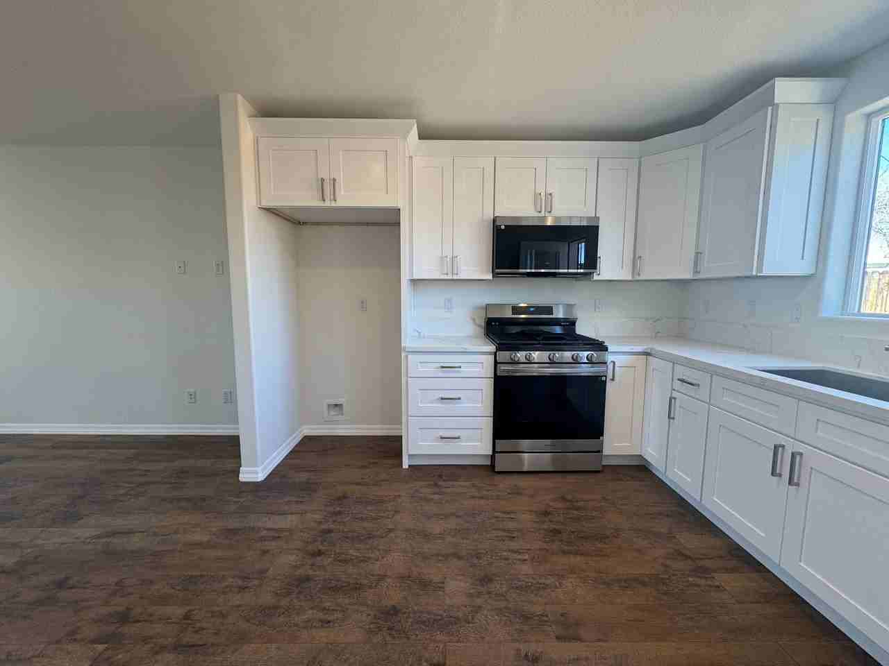 1794 Coronel Dr - Photo 4 of 21