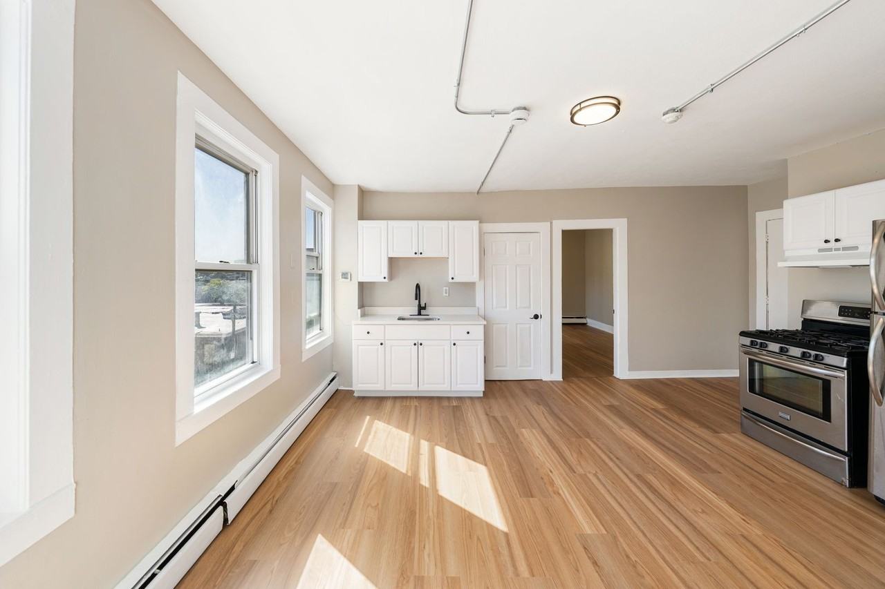 50 Common St - Photo 3 of 17