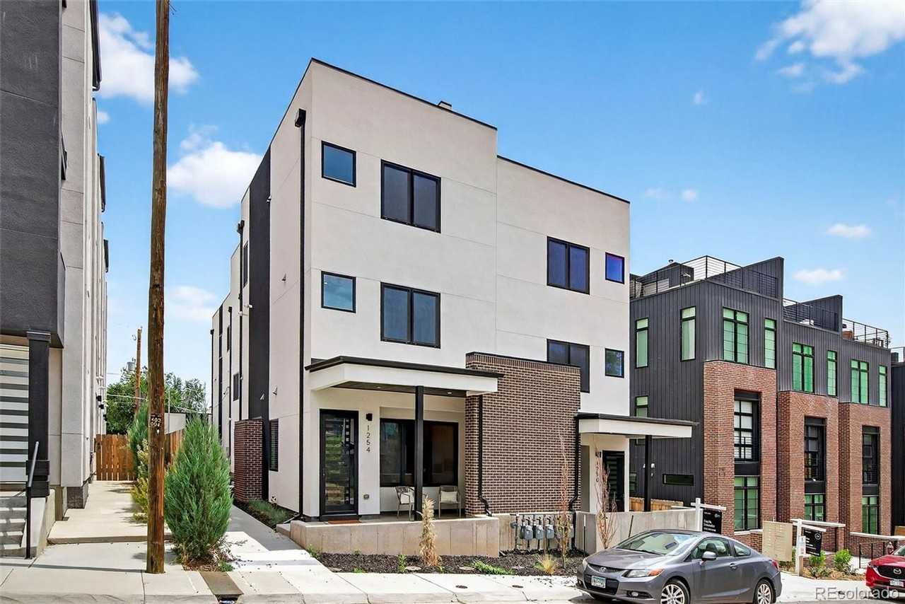 1254 Yates St - Photo 4 of 25