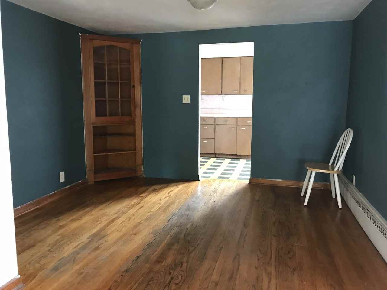 329 Pearl St - Photo 3 of 7