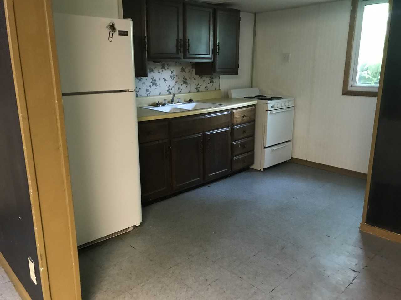 329 Pearl St - Photo 5 of 7
