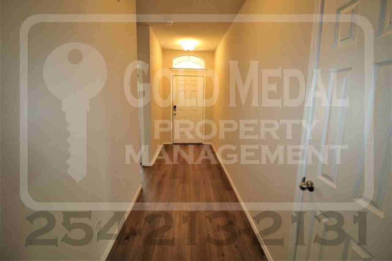 306 Danielle Dr - Photo 2 of 32