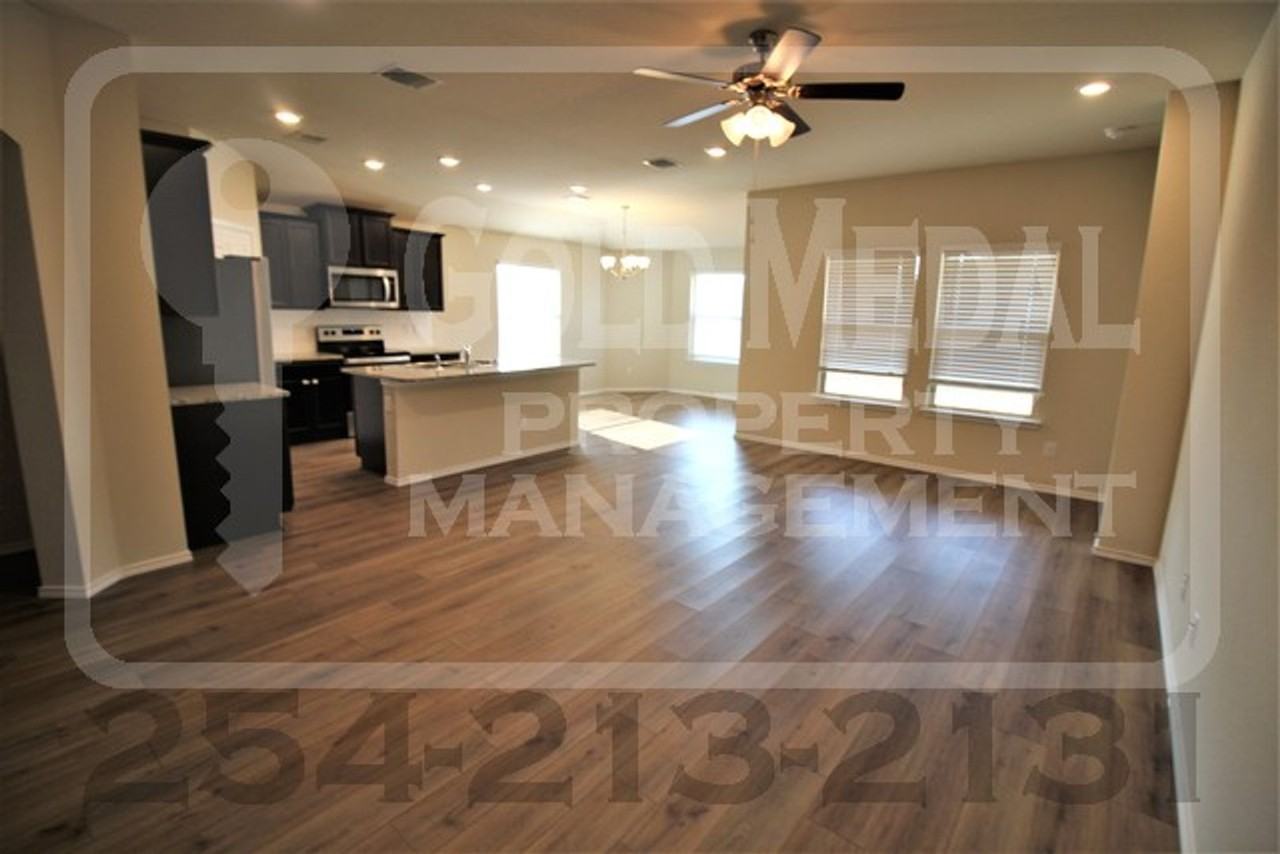 306 Danielle Dr - Photo 3 of 32