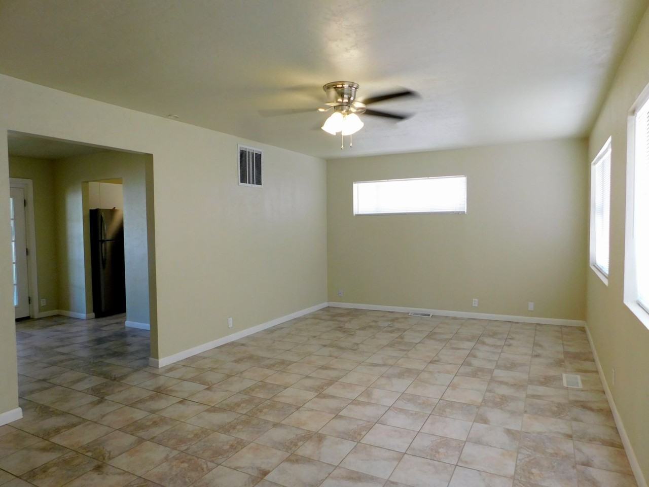 1309 S Silver Ave - Photo 3 of 19
