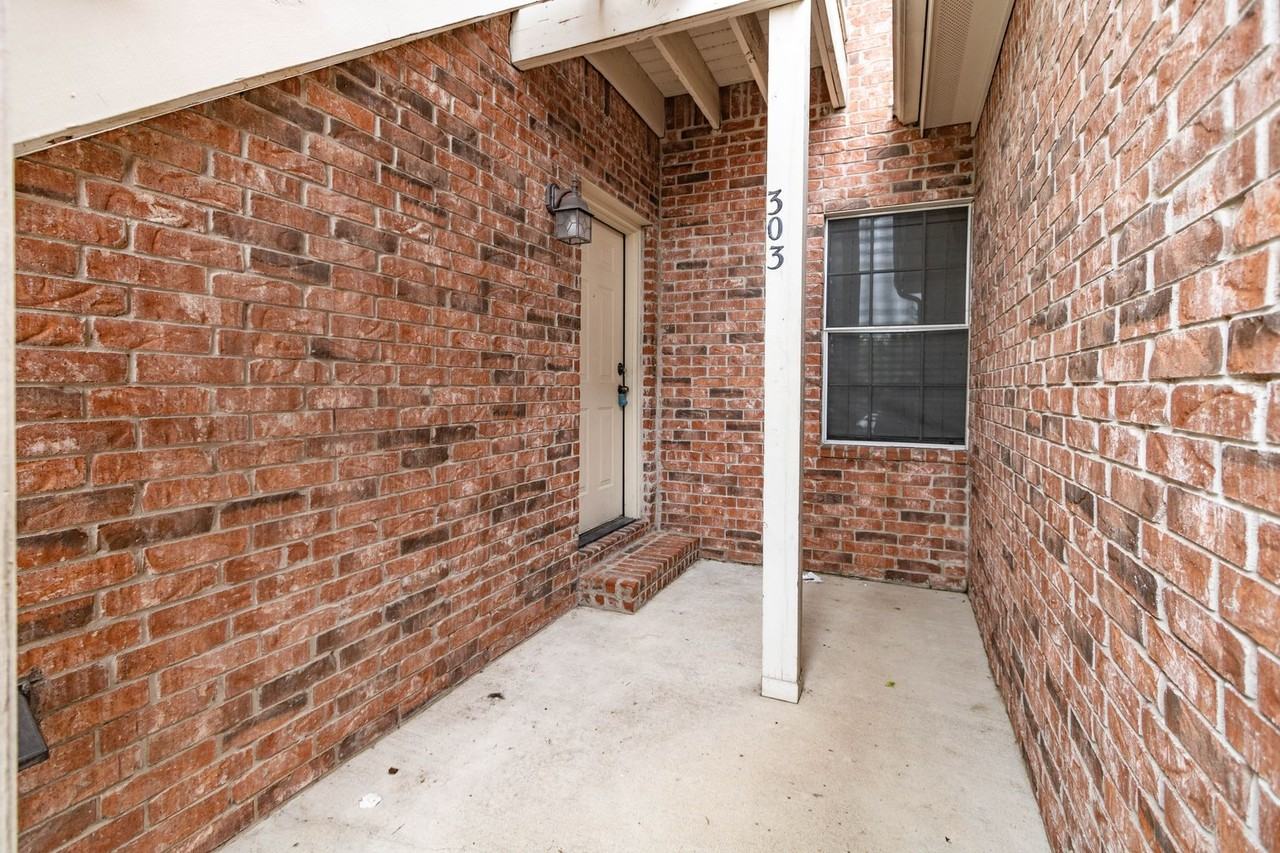 303 Rawhide Loop - Photo 3 of 21