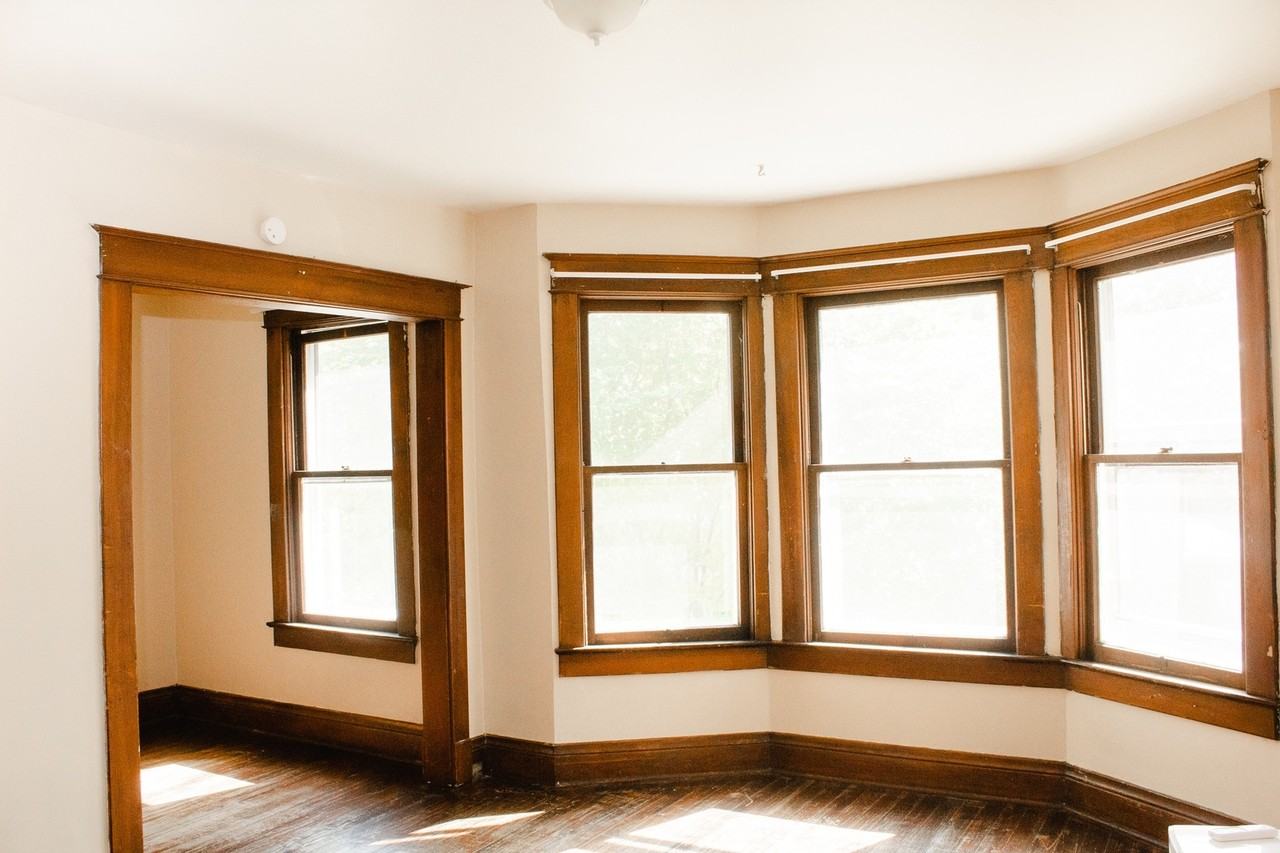 423 N Salisbury St - Photo 4 of 12