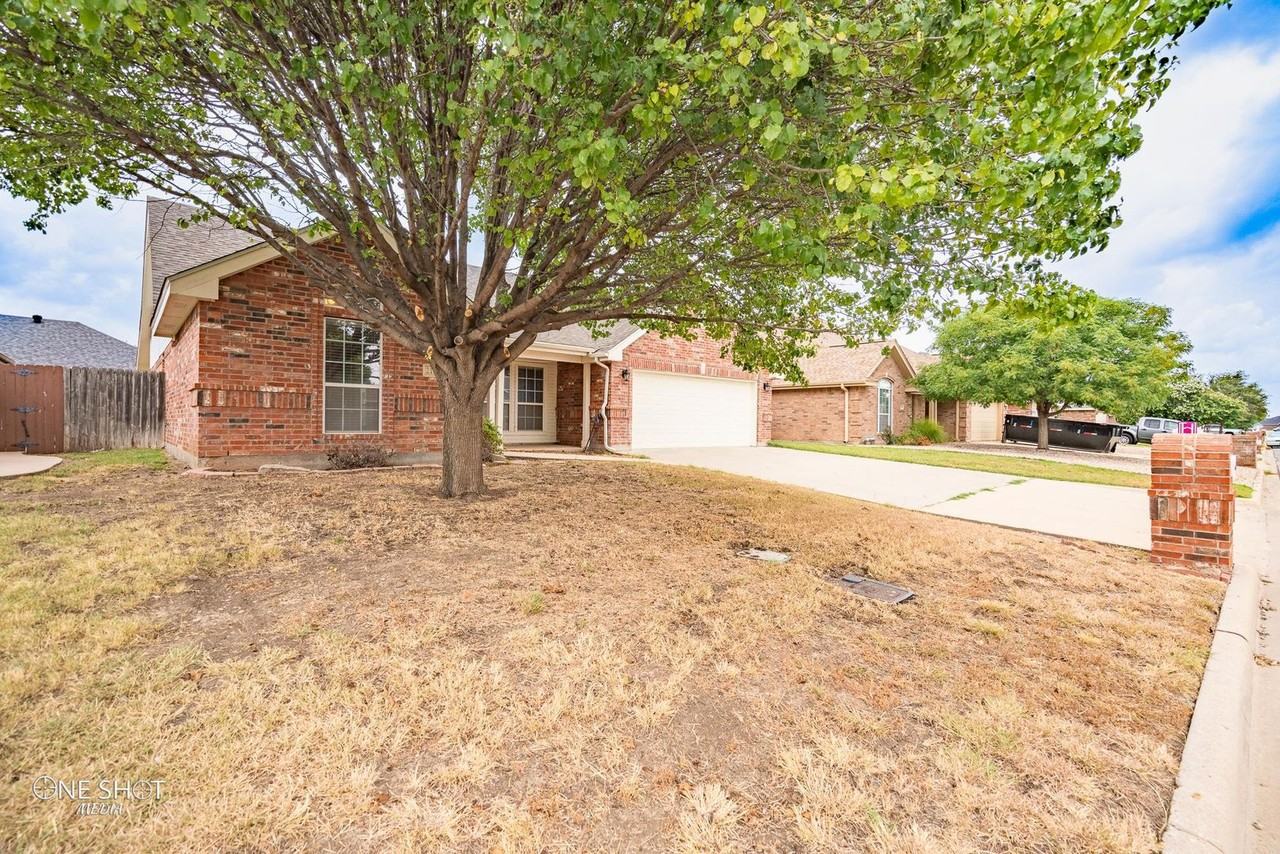 2158 Old Ironsides Rd - Photo 3 of 36