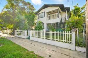 featured image of 1211 17th Avenue