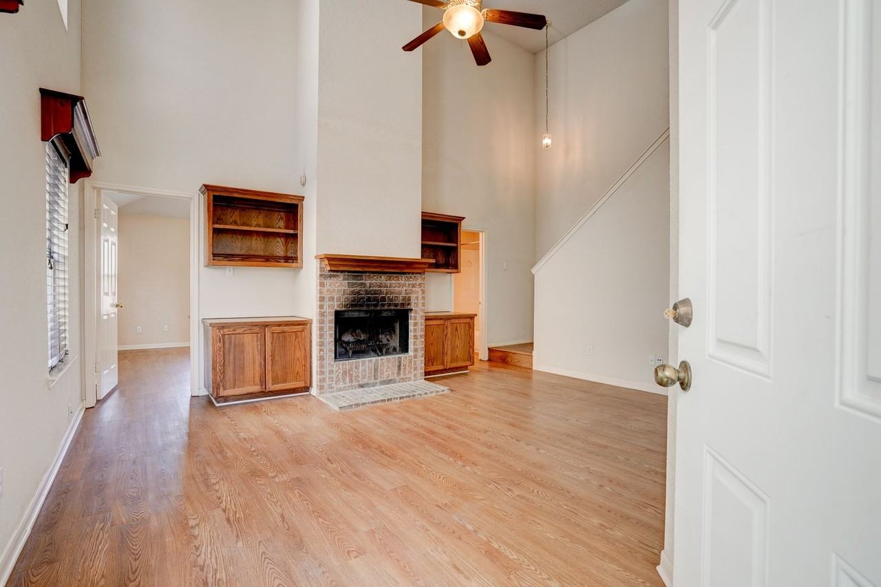 2122 Jasmine Path - Photo 3 of 31