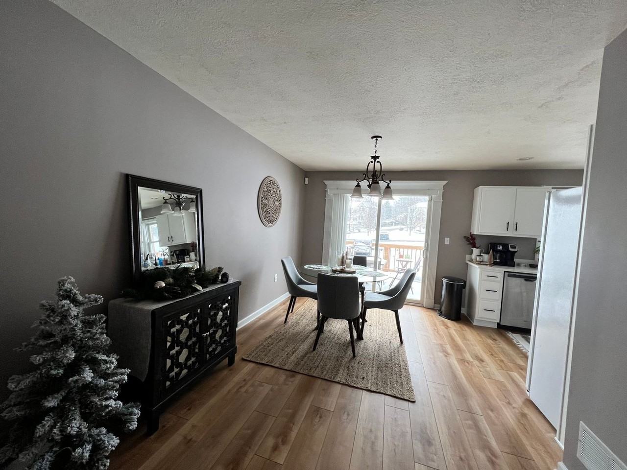 6930 Spring Valley Ln - Photo 3 of 13