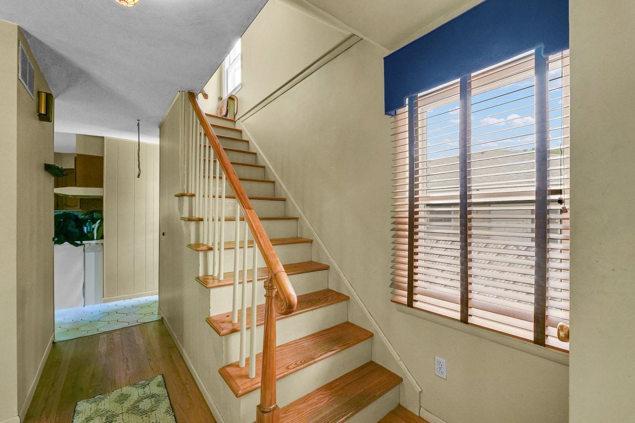 1117 W Springfield Ave - Photo 2 of 25
