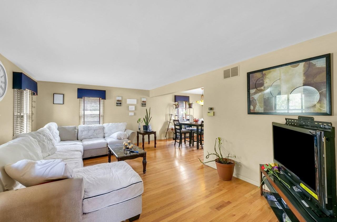 1117 W Springfield Ave - Photo 3 of 25