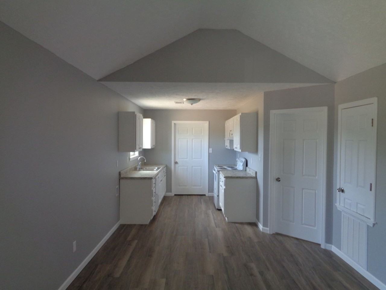 1582 County Road 885 - Photo 2 of 12