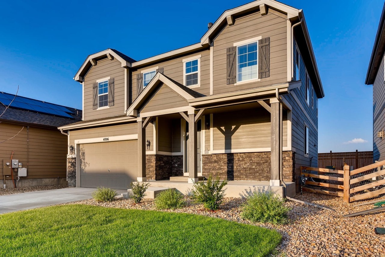 4806 S Wenatchee Cir - Photo 2 of 36