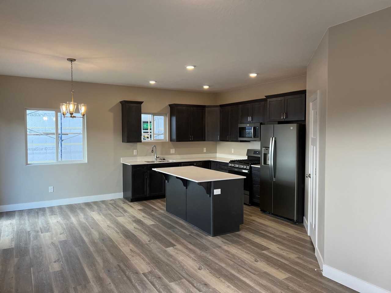 1633 N 3200 W #A - Photo 6 of 24