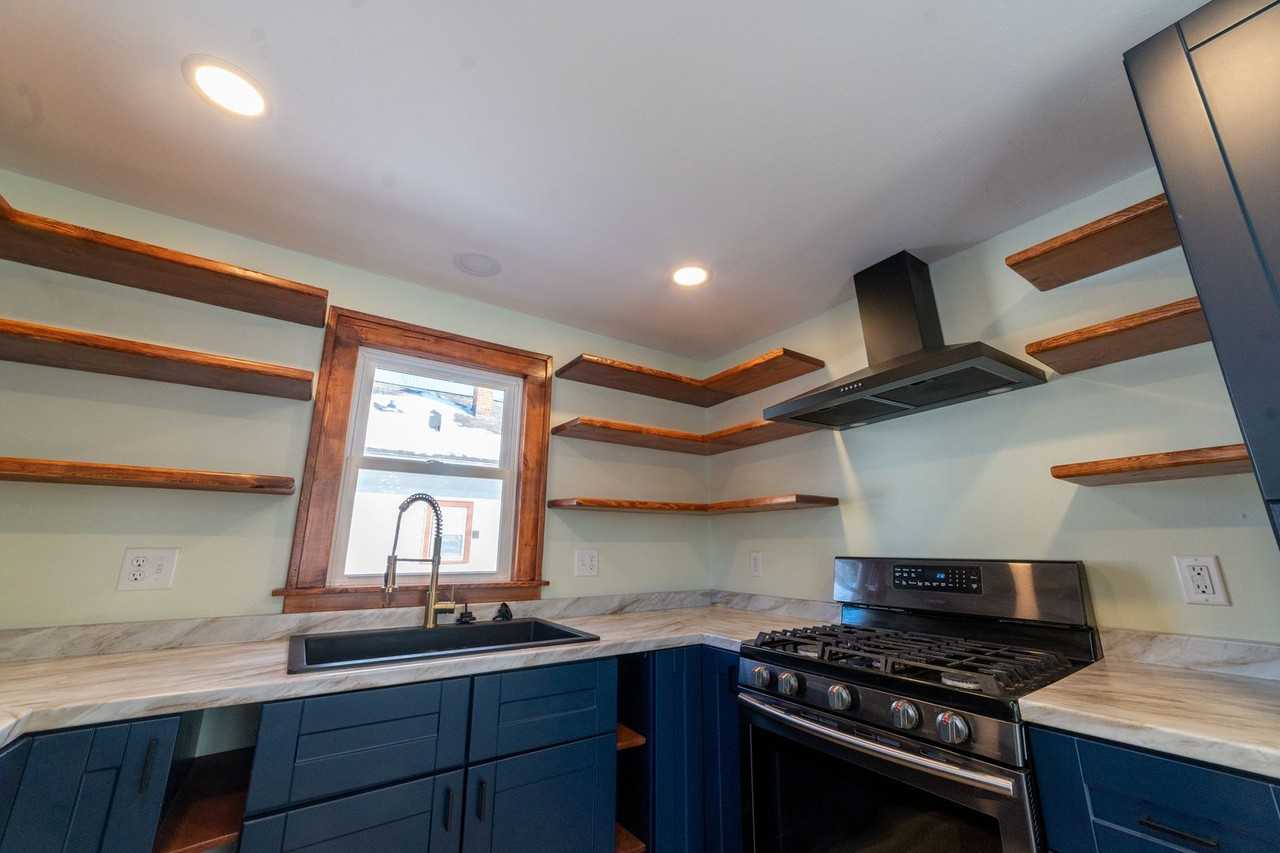 1138 W Elsie St - Photo 5 of 16