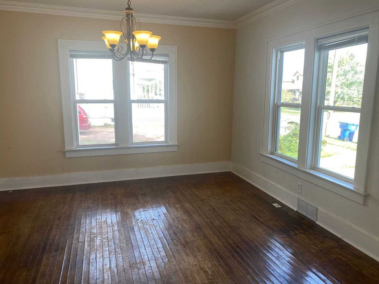 420 Elm St - Photo 3 of 12