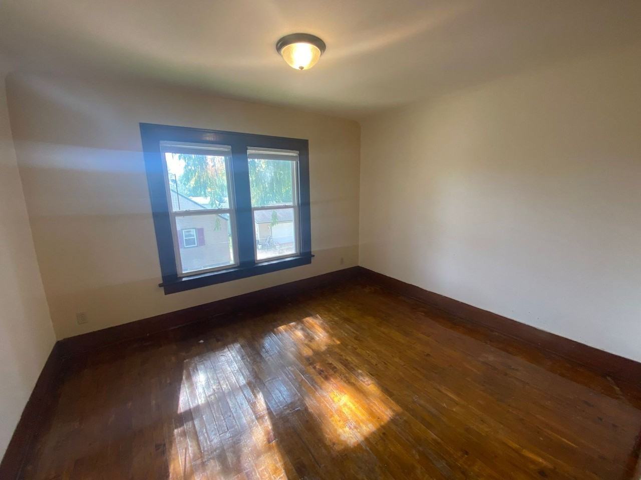 420 Elm St - Photo 6 of 12