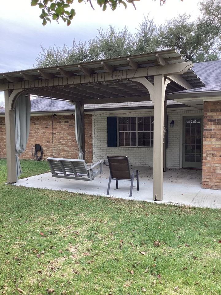 205 Belmont Dr - Photo 3 of 17
