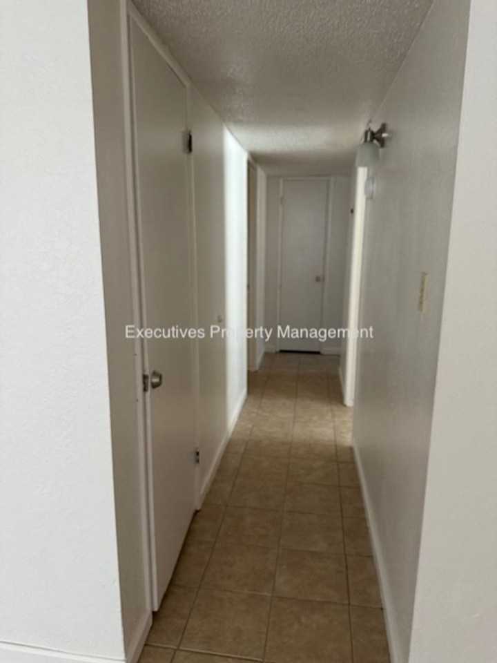 1200 Kings Ave - Photo 6 of 10