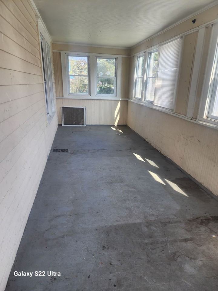 337 Roxford Rd N - Photo 3 of 14