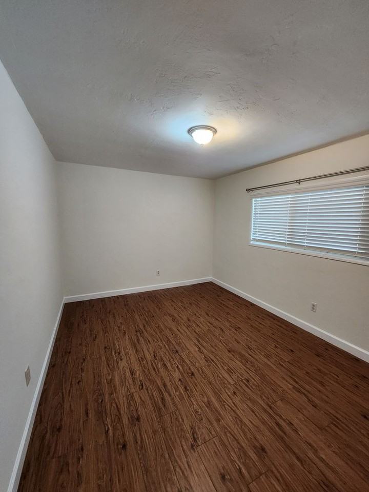 132 South 33rd Street - Photo 7 of 9