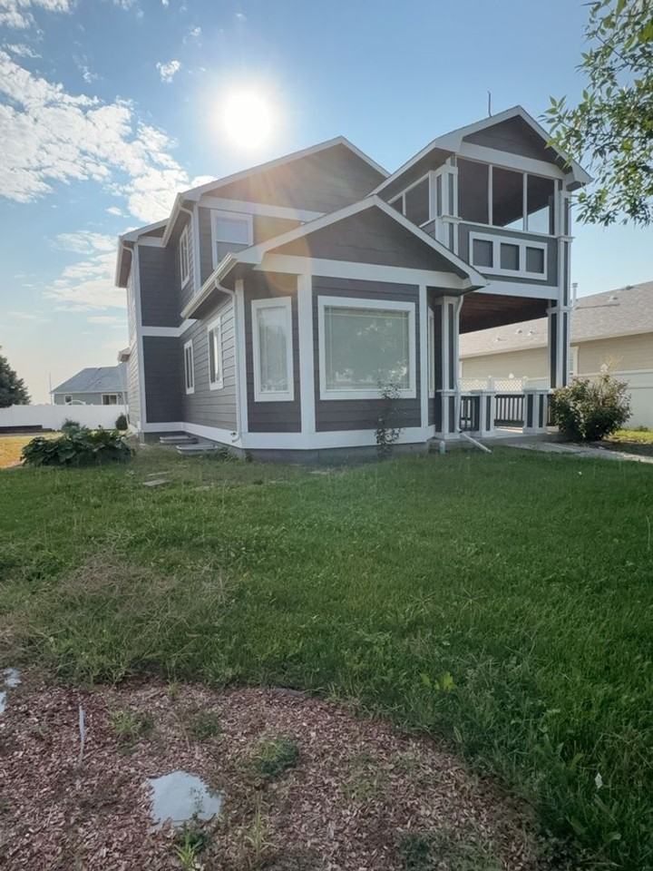 4326 Mariposa Ln - Photo 2 of 44