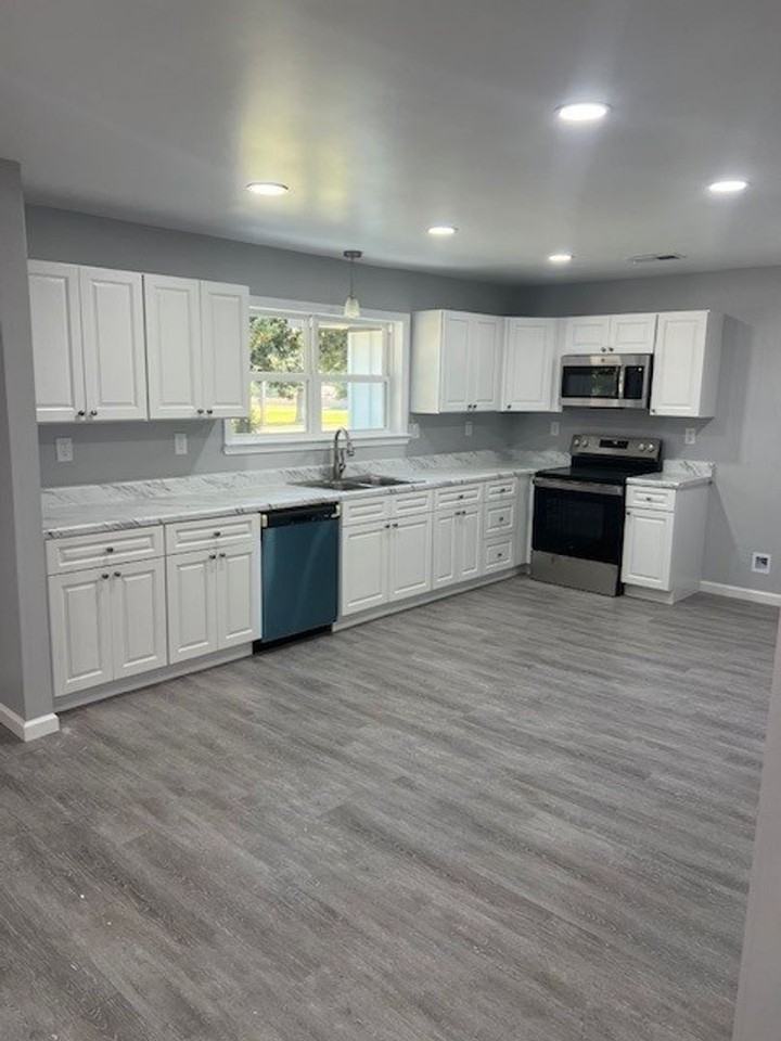 7381 Getwell Road - Photo 2 of 13