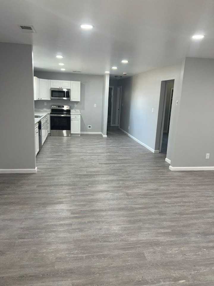 7381 Getwell Road - Photo 4 of 13