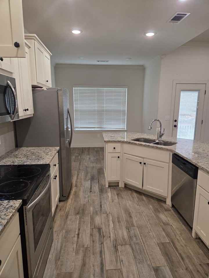 2143 Sweetwater Ranch Ave - Photo 2 of 15