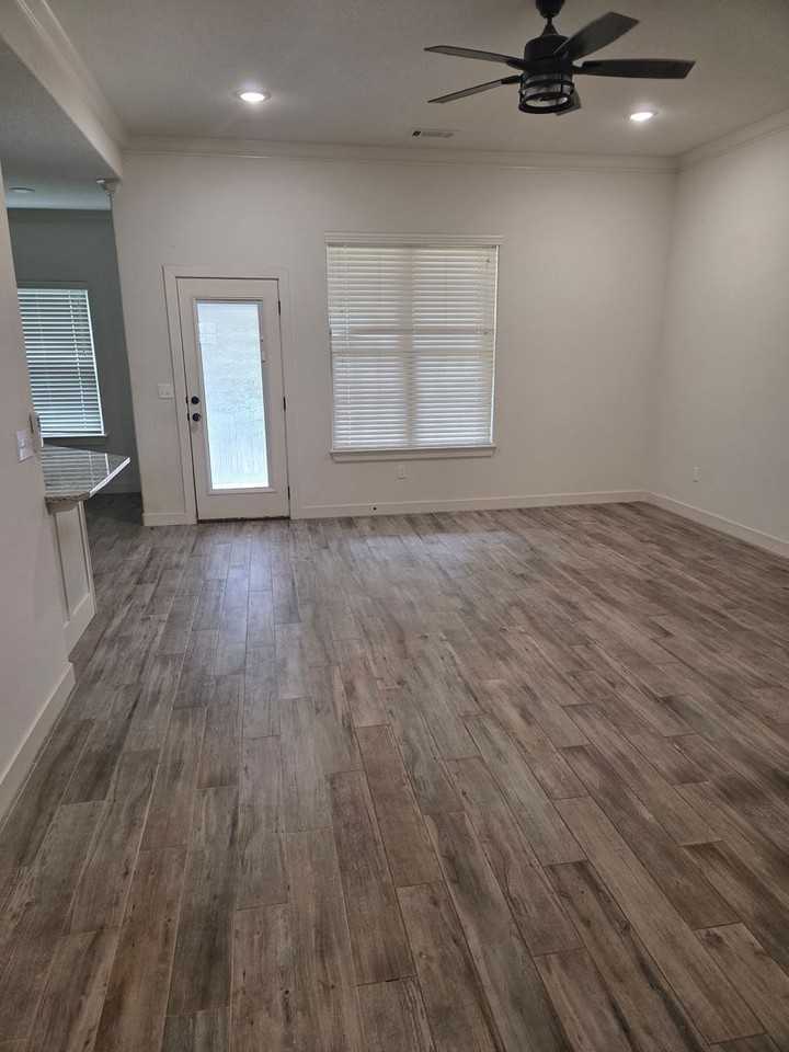 2143 Sweetwater Ranch Ave - Photo 5 of 15