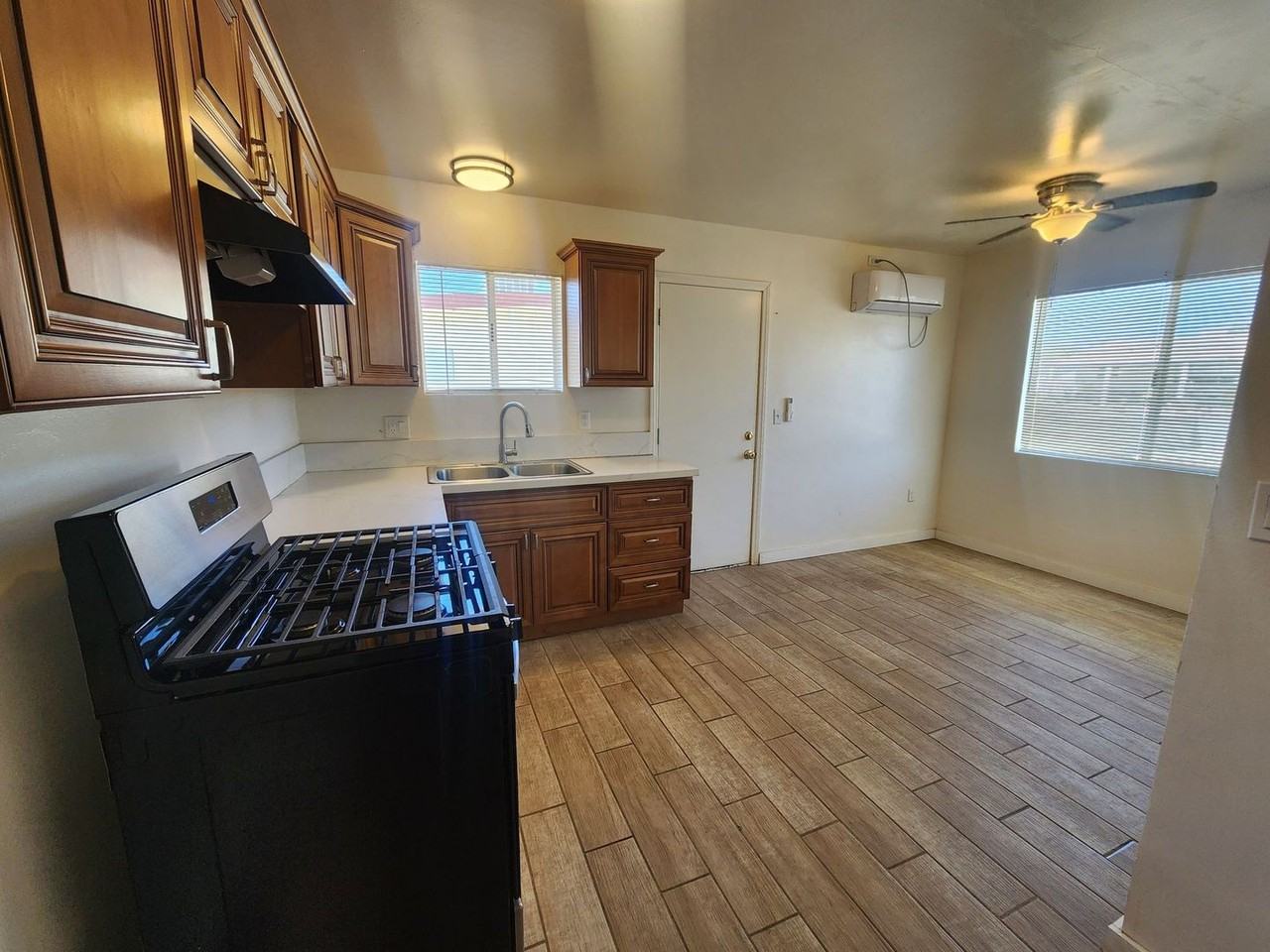 6141 Abronia Ave - Photo 5 of 11