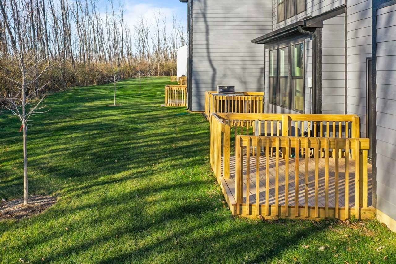 9672 Oleander Dr - Photo 6 of 36