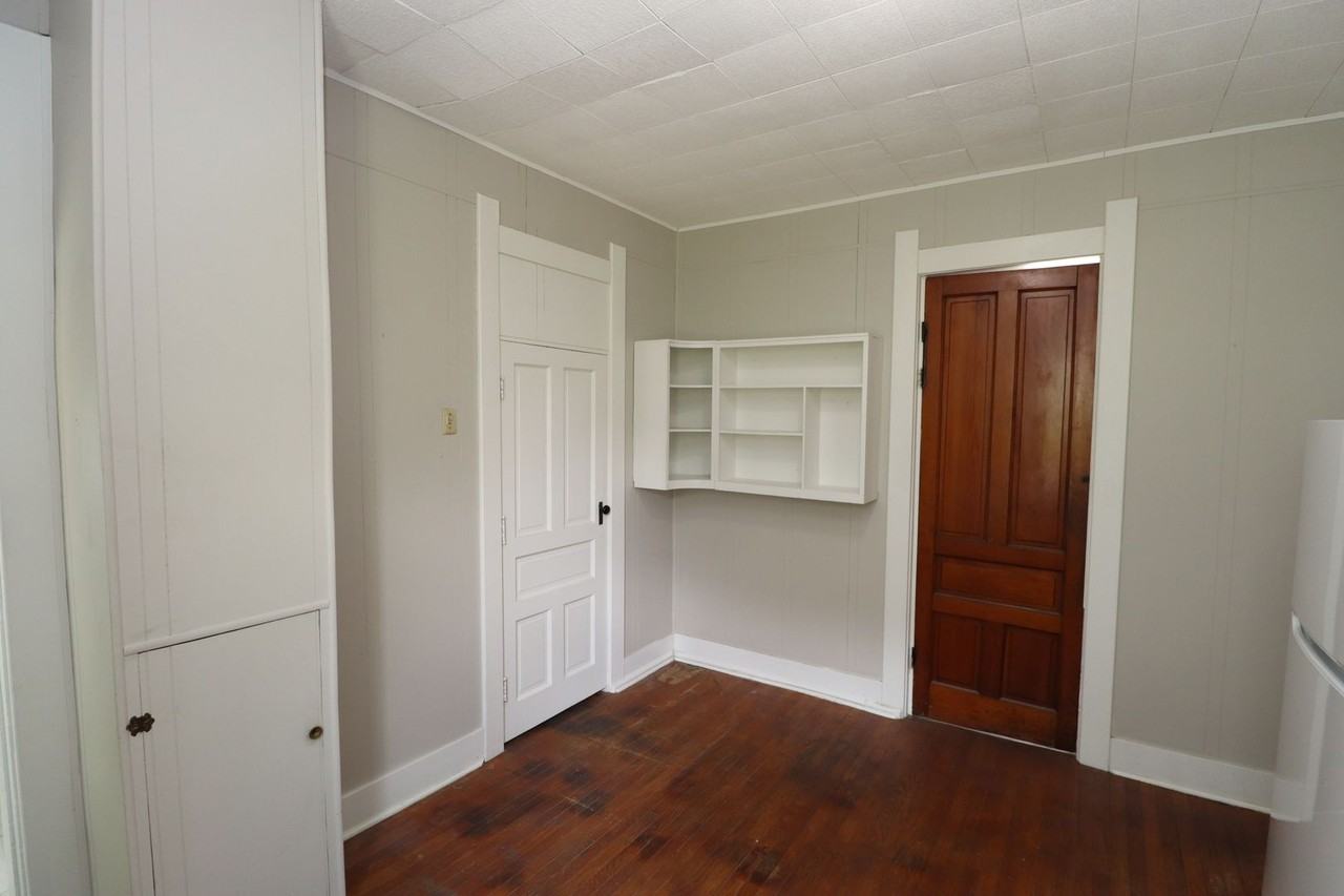 107 S 6th St - Photo 5 of 13