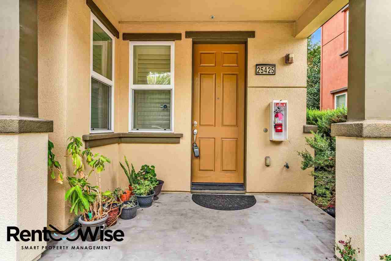 25425 Huntwood Ave - Photo 3 of 35