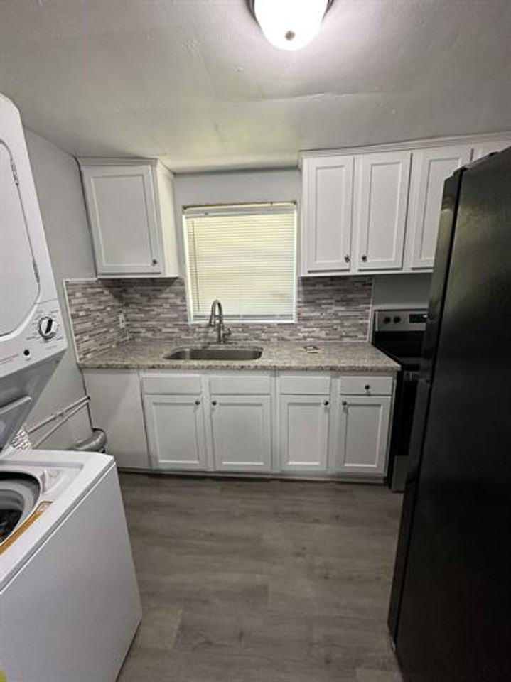 9050 7th Ave - Photo 2 of 7