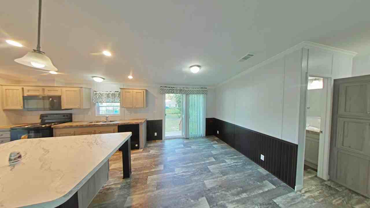 11605 Nw 20th St - Photo 4 of 14