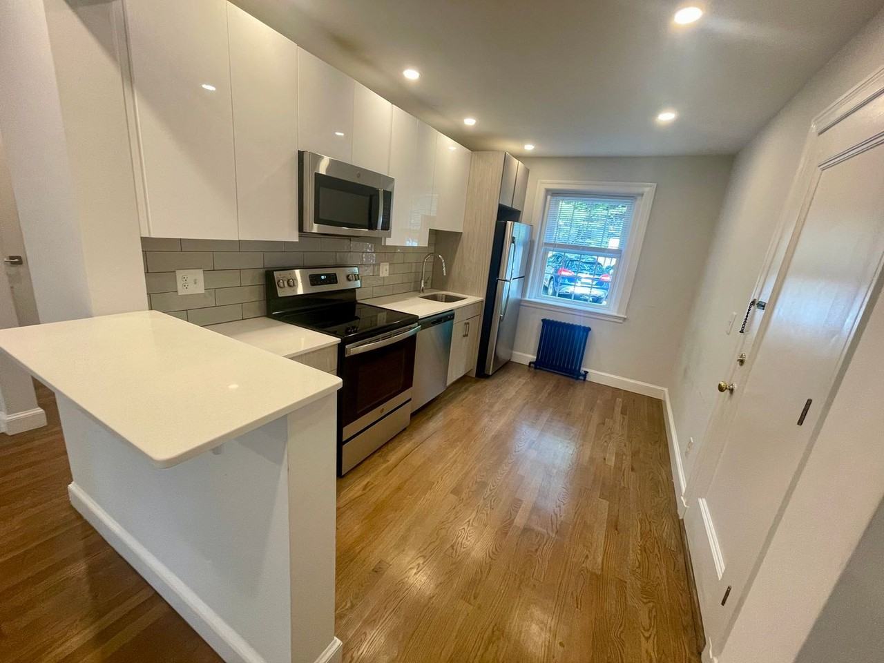 75 Wyman St - Photo 2 of 15