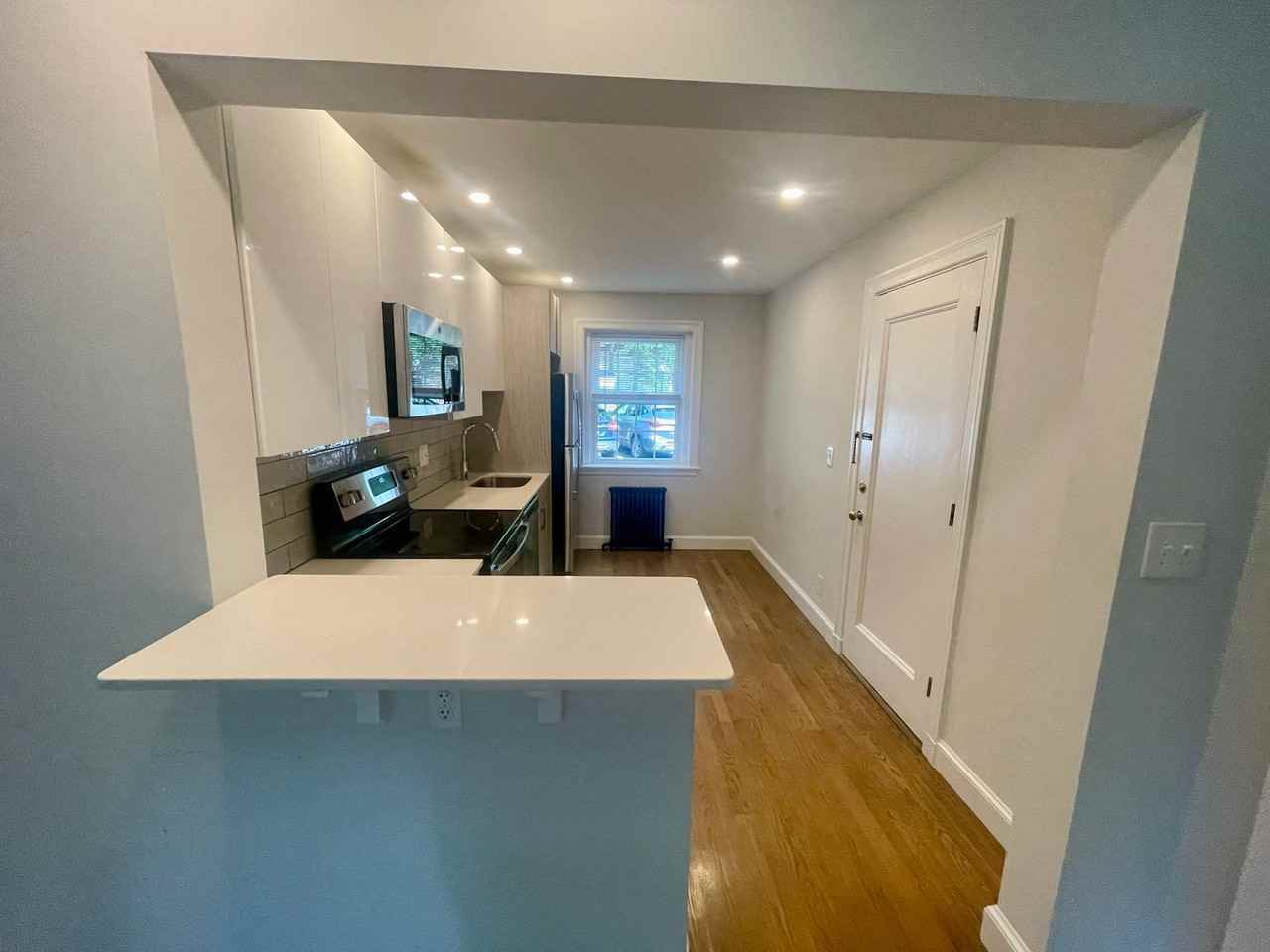 75 Wyman St - Photo 4 of 15