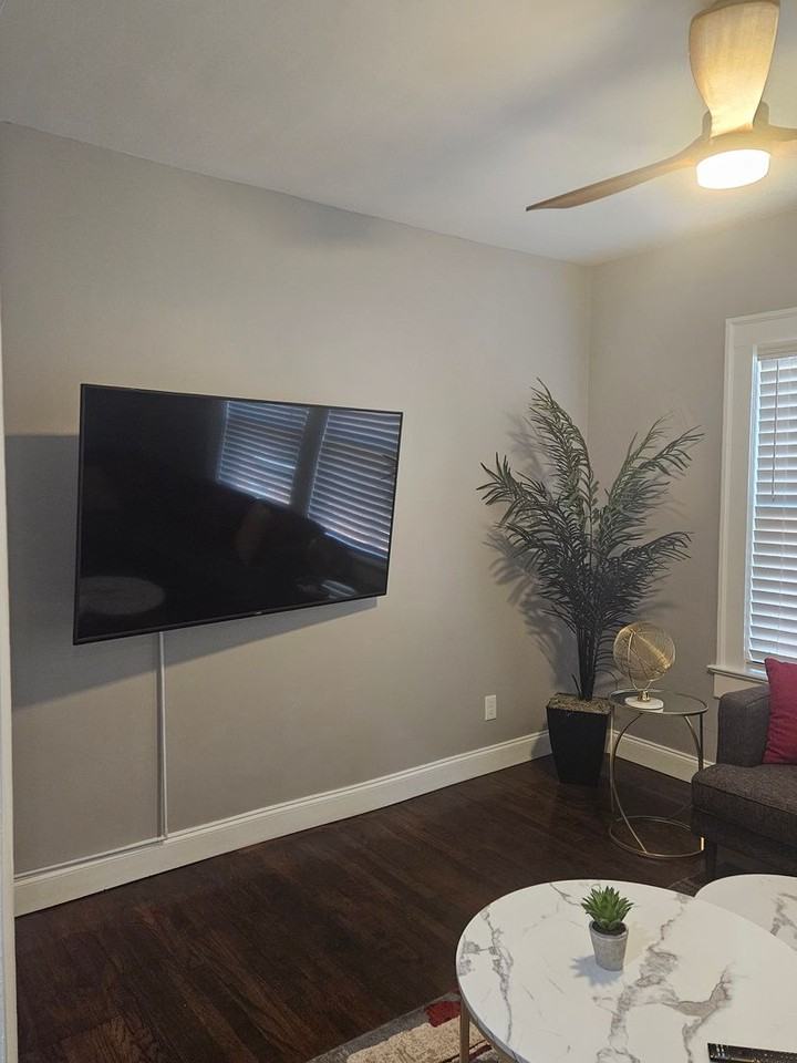 2429 Hosea L Williams Drive Southeast - Photo 7 of 41