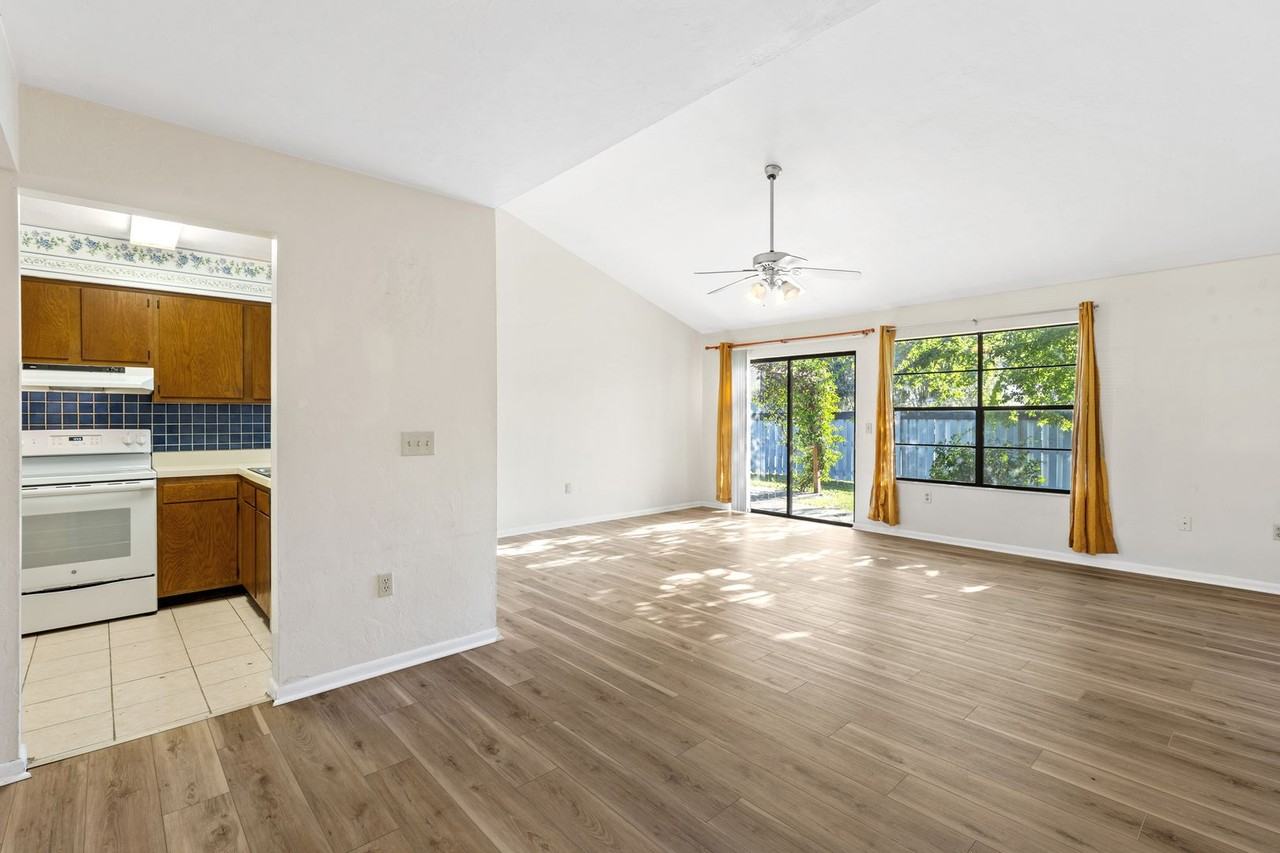 4345 Southwest 20th Lane - Photo 3 of 17