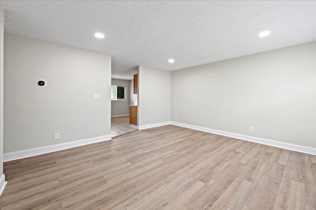 8203 Penway St - Photo 2 of 15